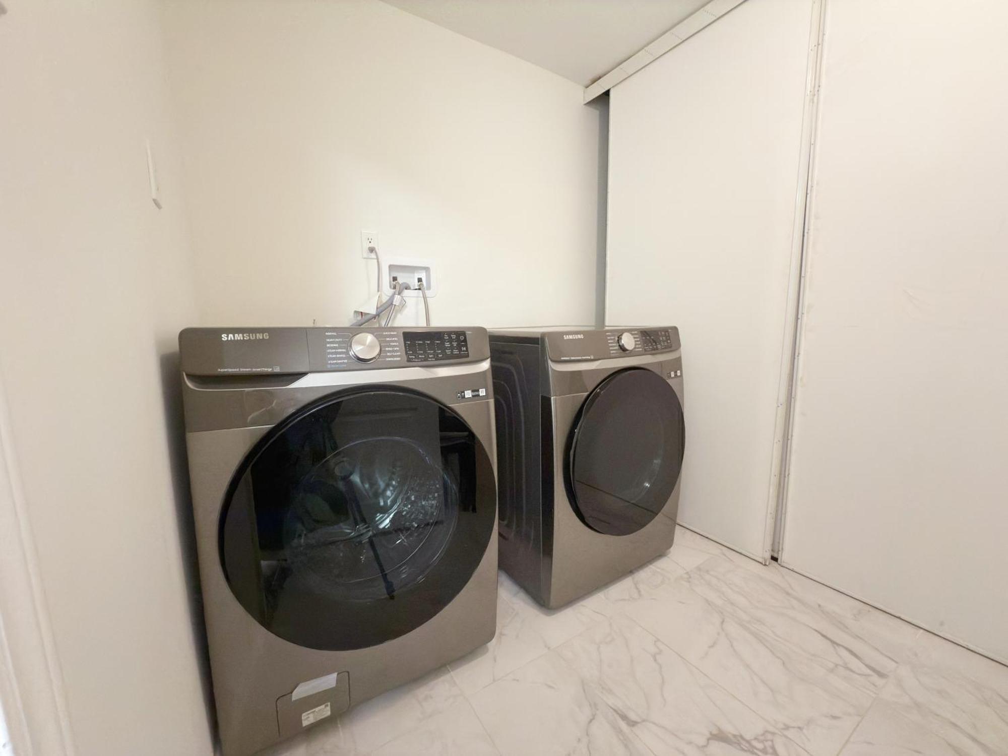 Cozy Room With Private Bath Near Don Mills Subway Toronto Bagian luar foto