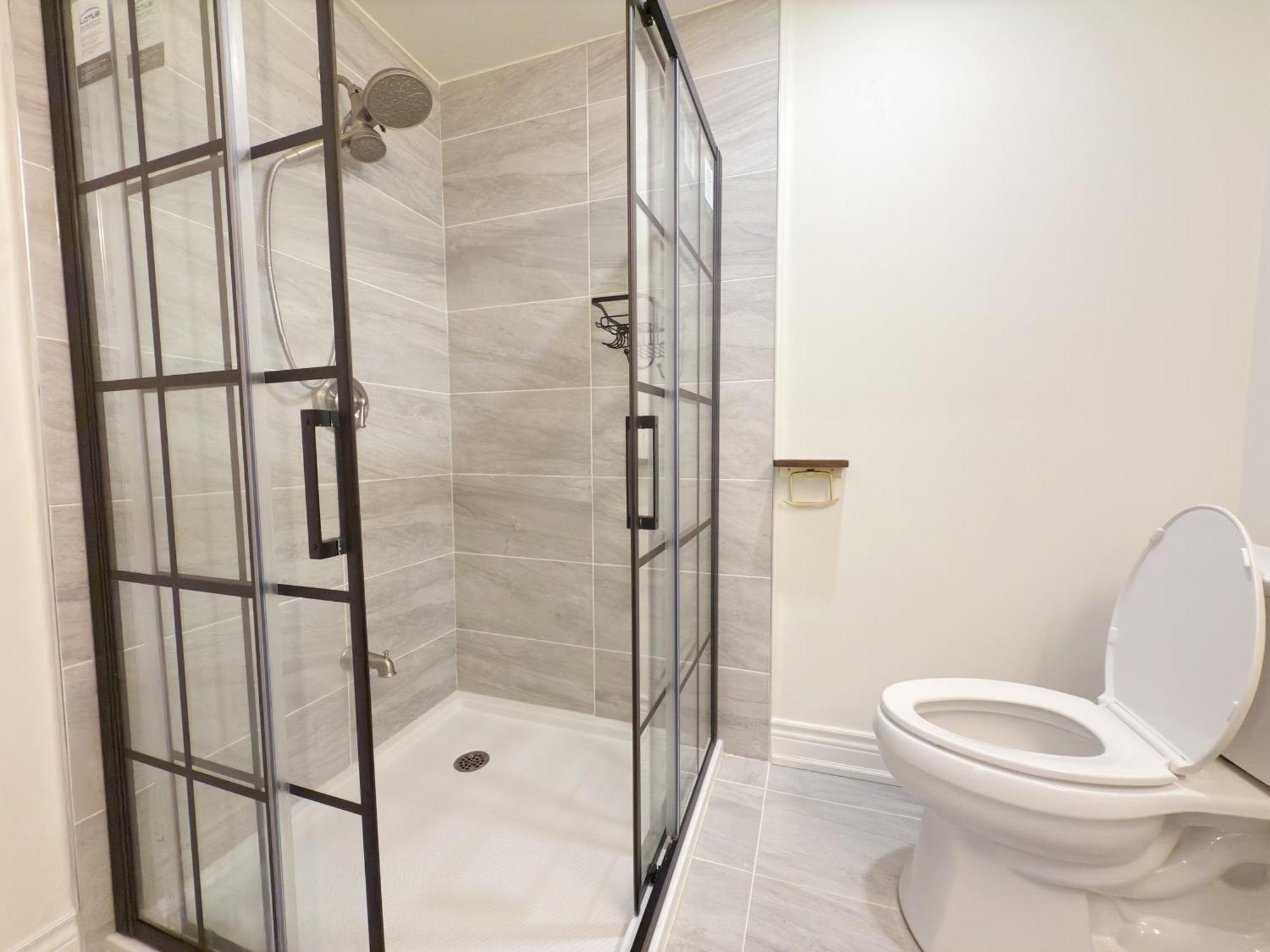 Cozy Room With Private Bath Near Don Mills Subway Toronto Bagian luar foto